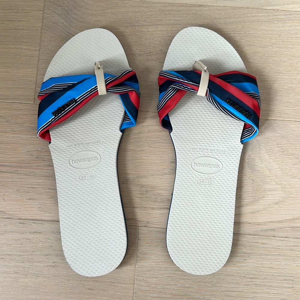 Havaianas You St Tropez Sandal BEIGE/NAVY BLUE size 9 (39-40)